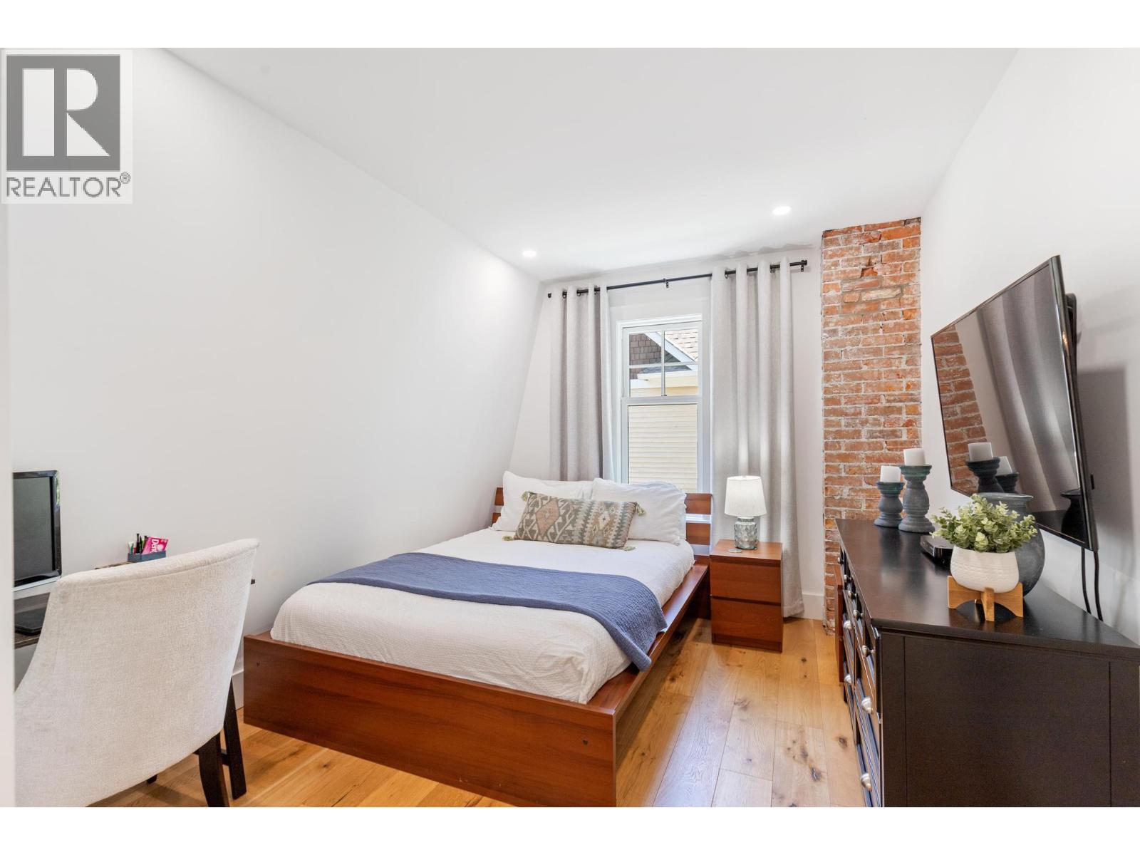  1001 Lawrence Avenue, Kelowna