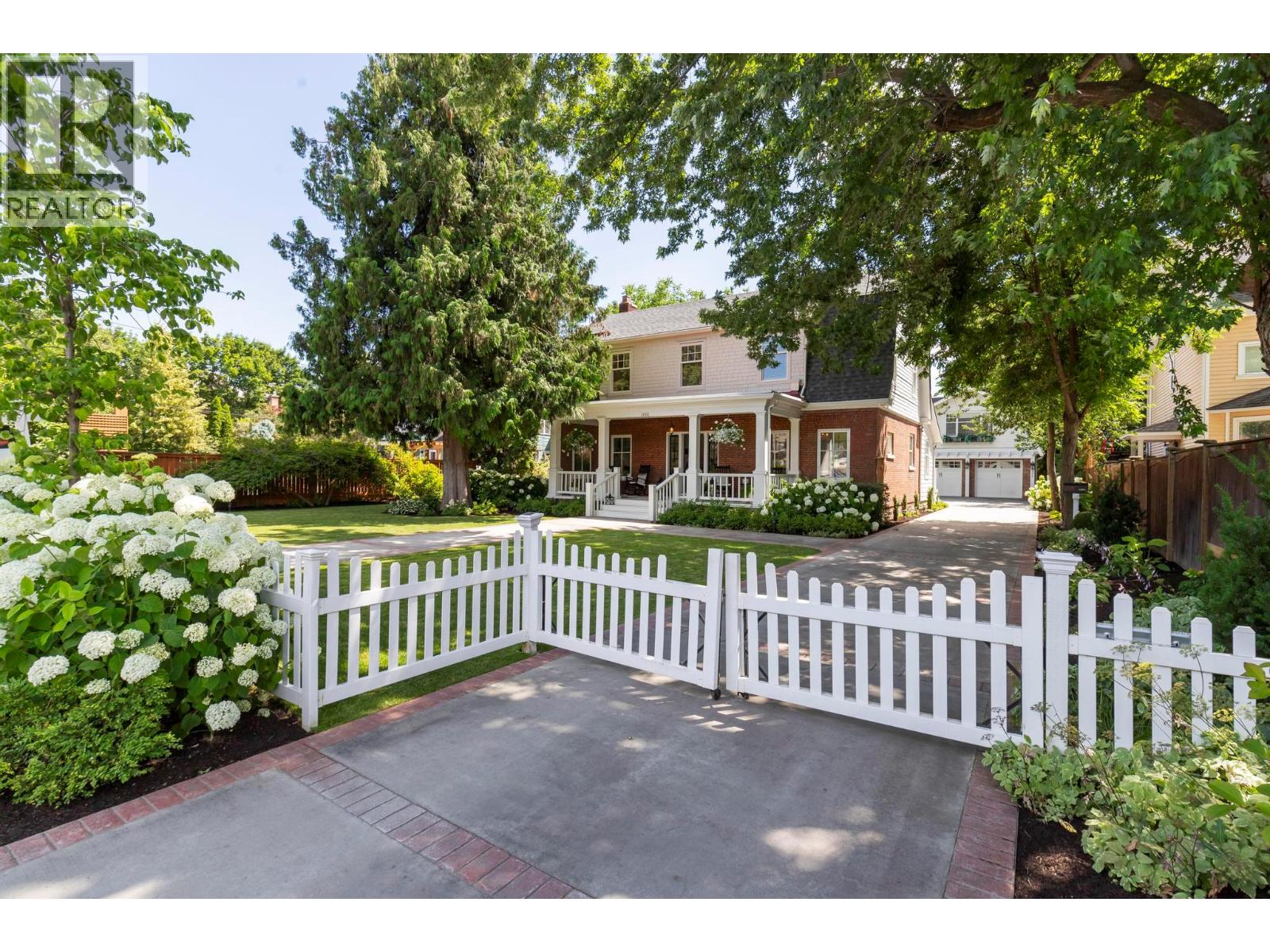  1001 Lawrence Avenue, Kelowna