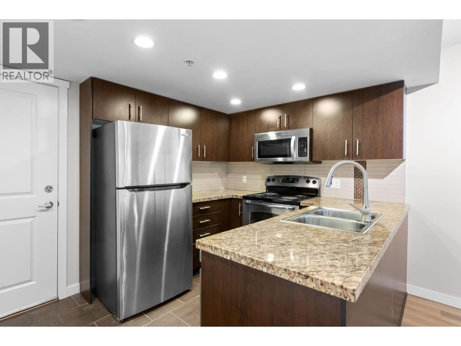 303 200 KEARY STREET, New Westminster