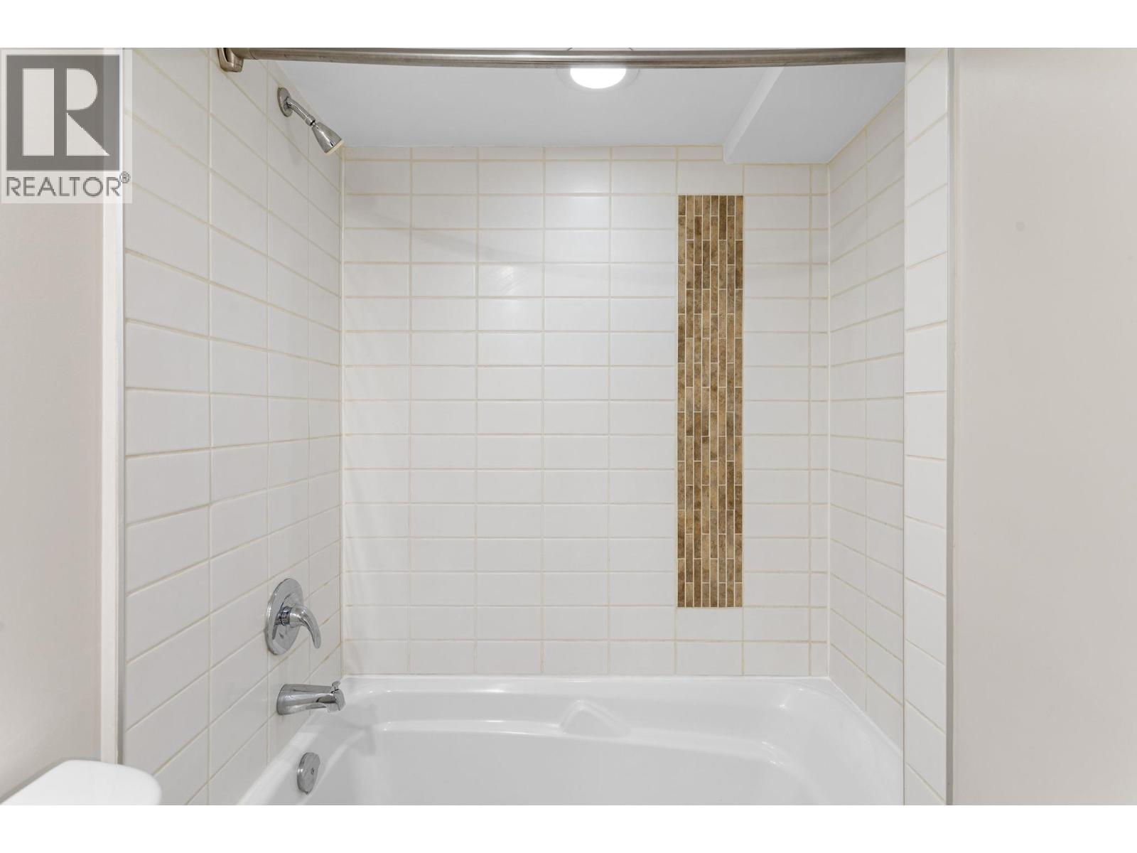 303 200 KEARY STREET, New Westminster