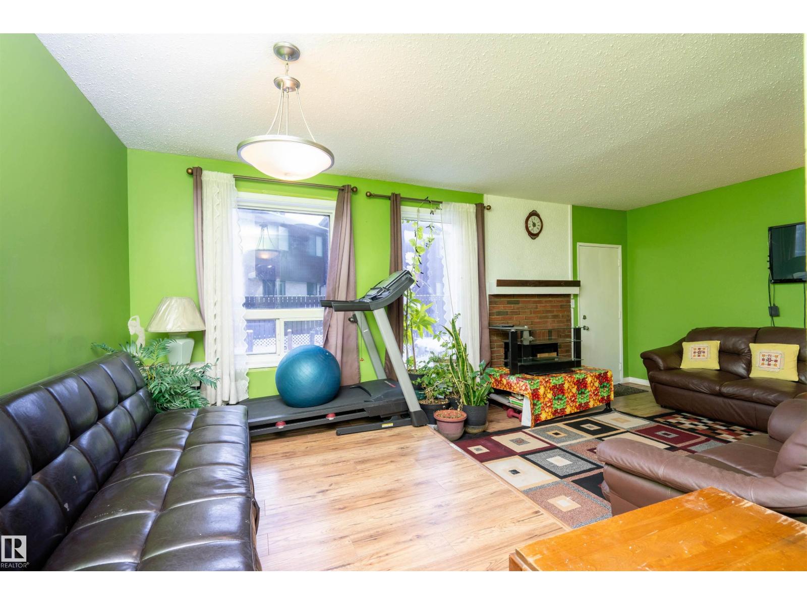 644 SADDLEBACK RD NW, Edmonton