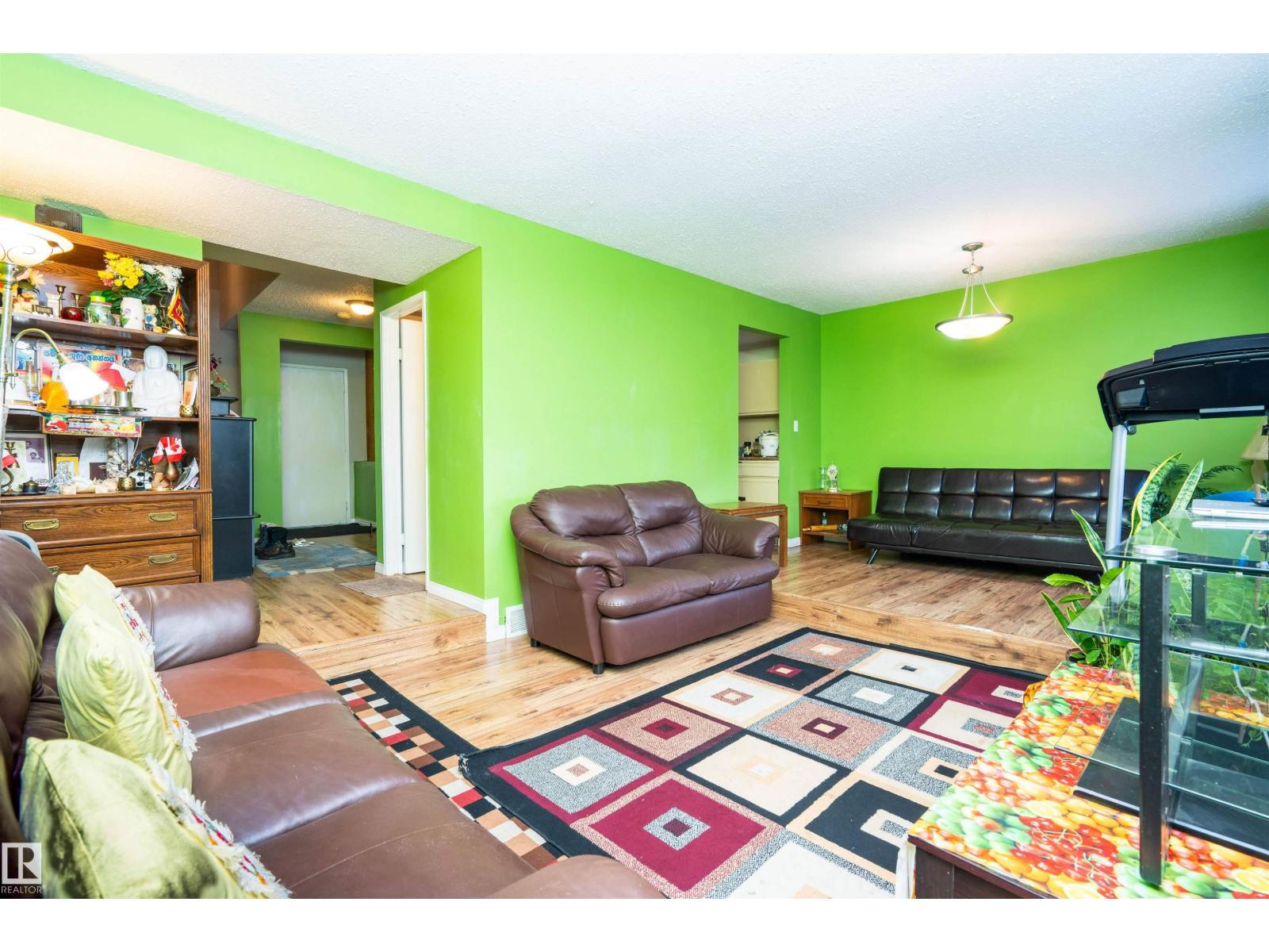 644 SADDLEBACK RD NW, Edmonton