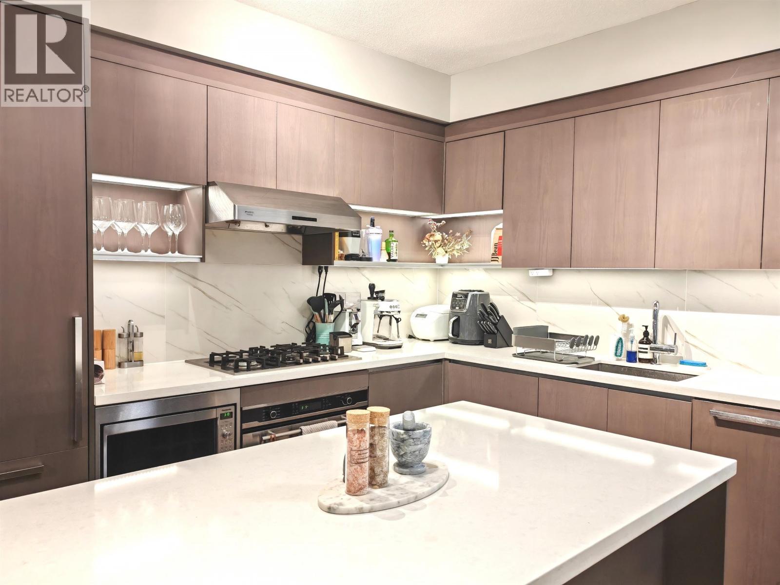 #305-9388 ODLIN Road, Richmond