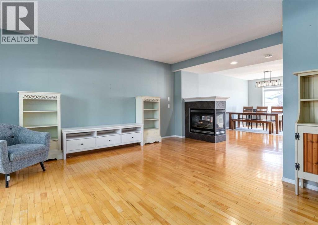 Single Family House for Sale in  Tuscany Springs Way NW Tuscany Calgary 