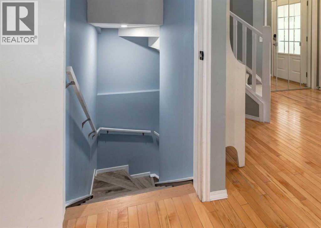 Single Family House for Sale in  Tuscany Springs Way NW Tuscany Calgary 