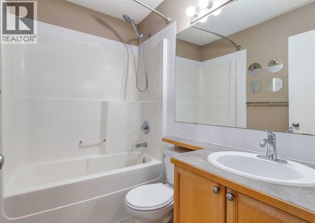 Single Family House for Sale in  Tuscany Springs Way NW Tuscany Calgary 