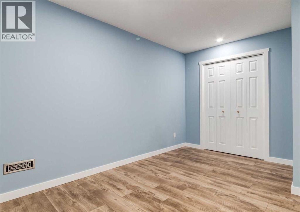 Single Family House for Sale in  Tuscany Springs Way NW Tuscany Calgary 