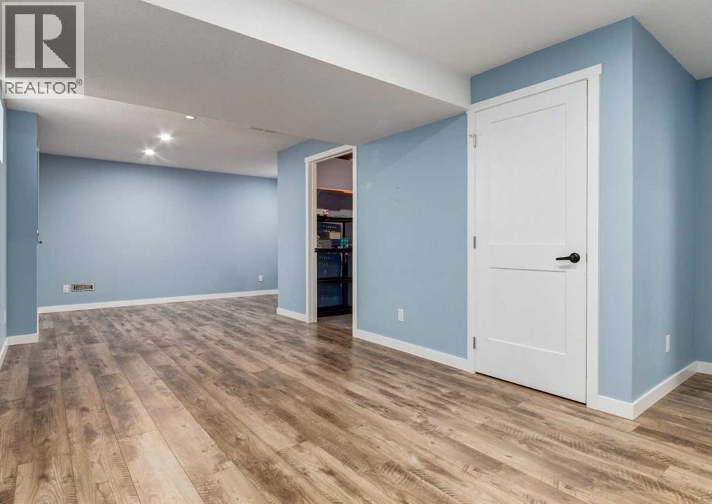 Single Family House for Sale in  Tuscany Springs Way NW Tuscany Calgary 