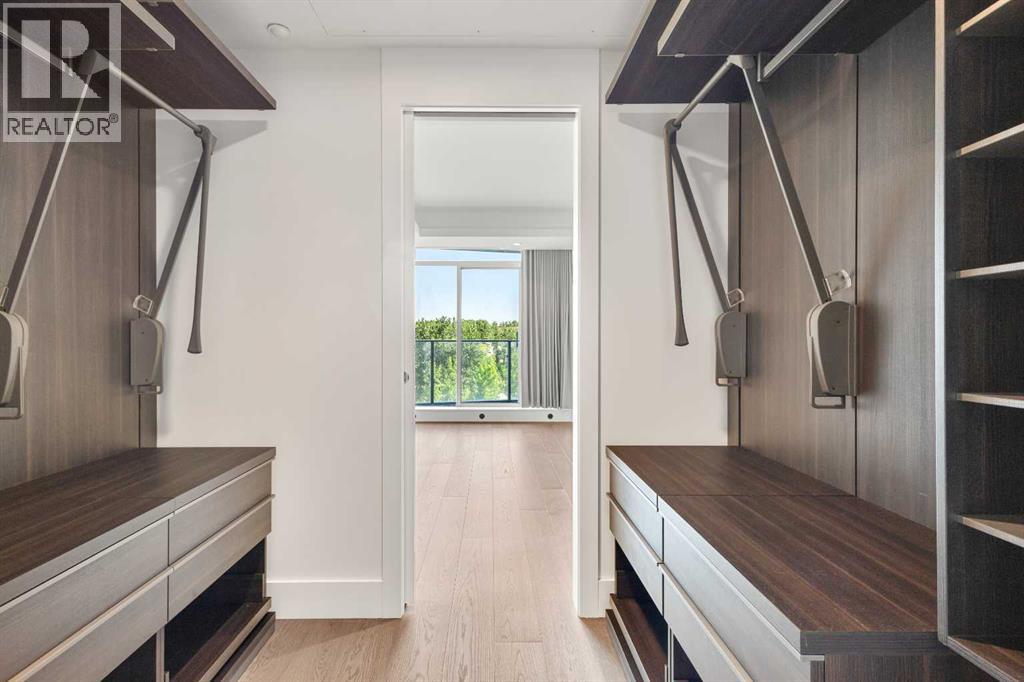 Single Family House for Sale in    Avenue SW Eau Claire Calgary 