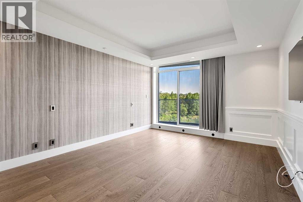 Single Family House for Sale in    Avenue SW Eau Claire Calgary 