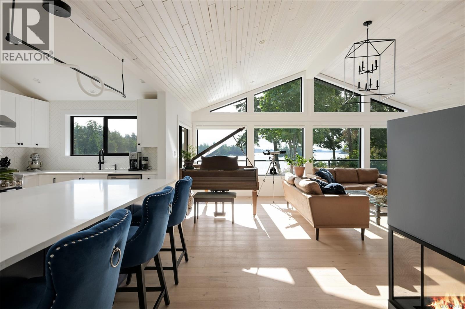 8 Woodville Pl, View Royal