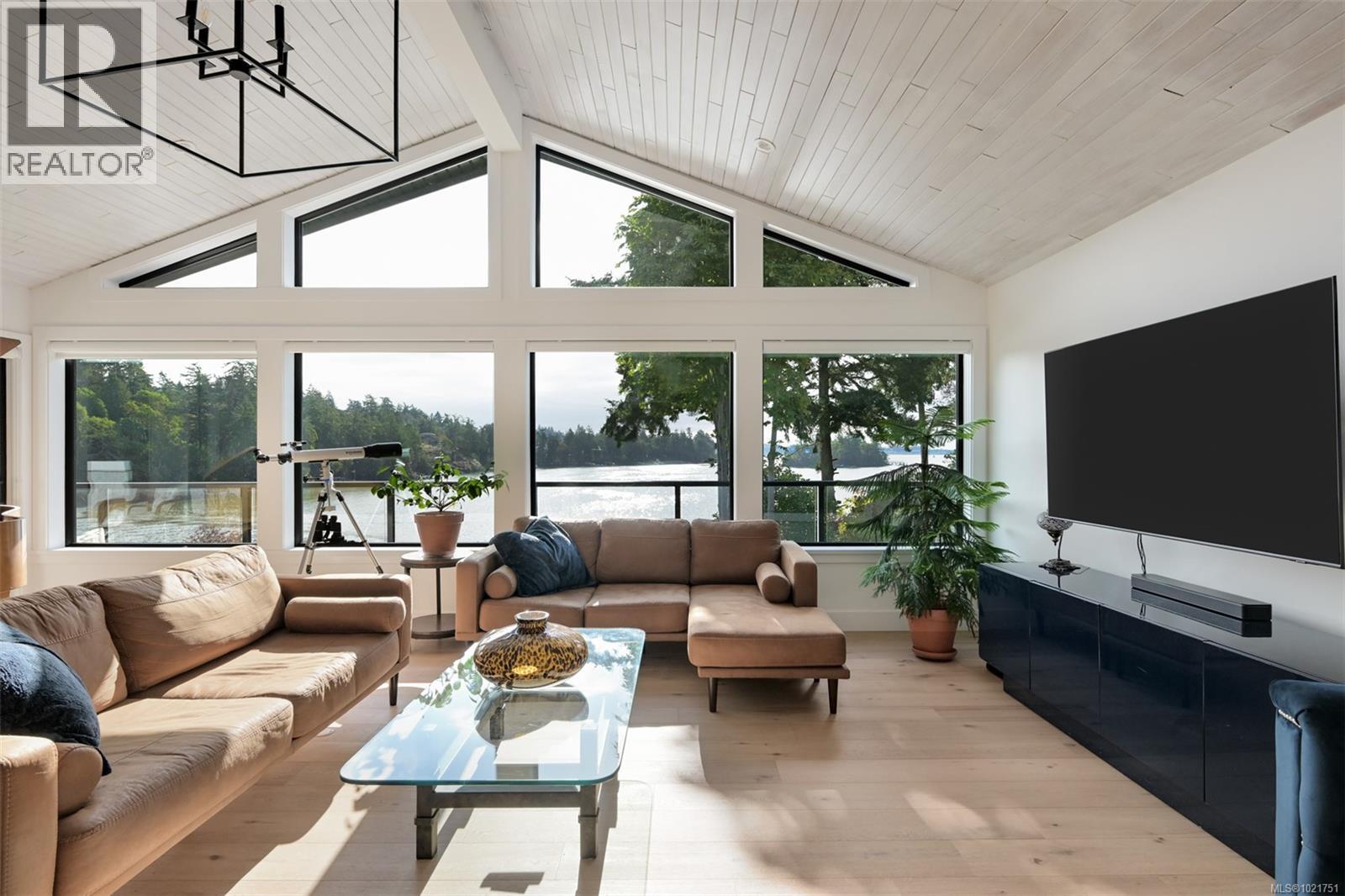 8 Woodville Pl, View Royal