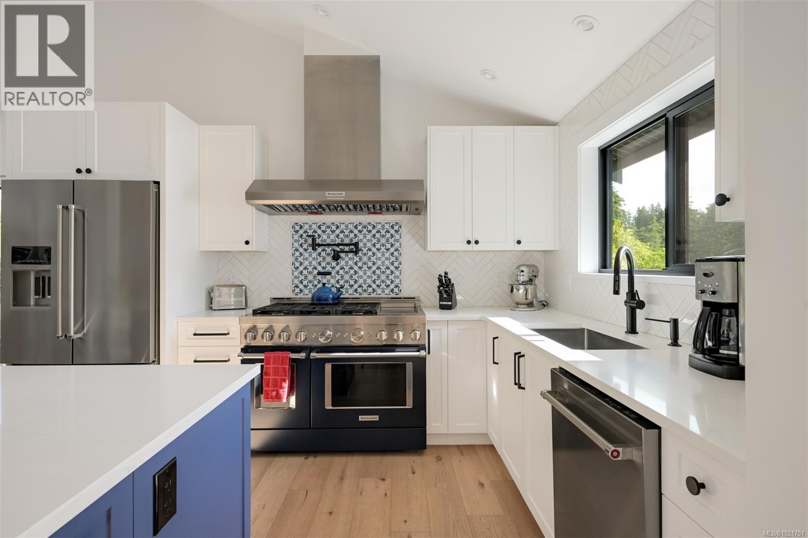 8 Woodville Pl, View Royal