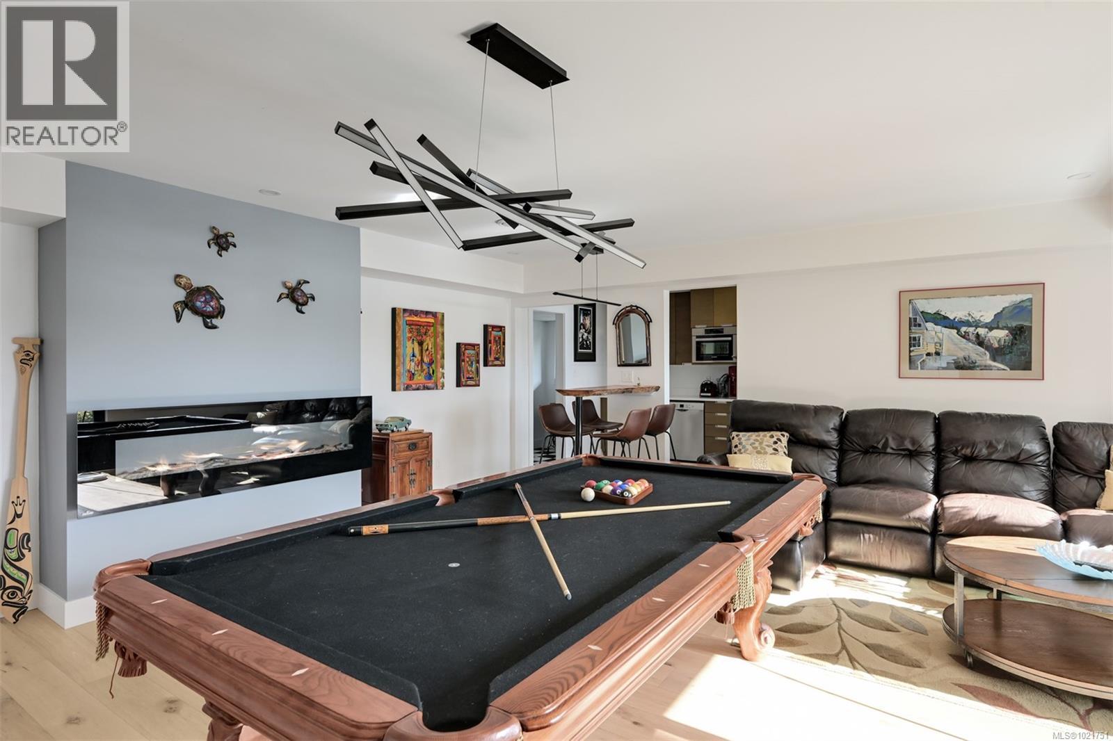 8 Woodville Pl, View Royal