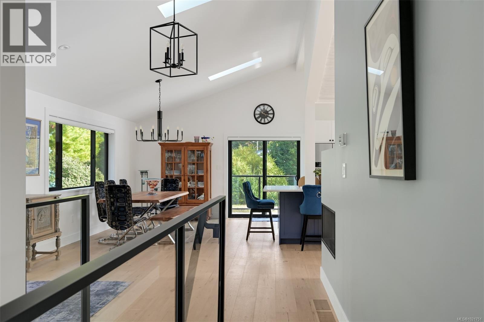 8 Woodville Pl, View Royal