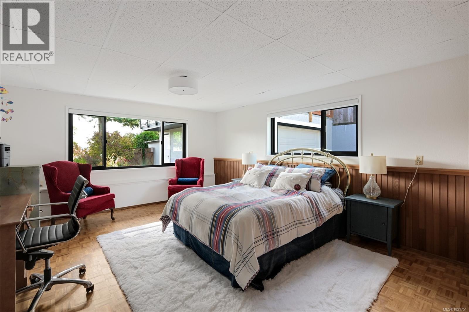 8 Woodville Pl, View Royal