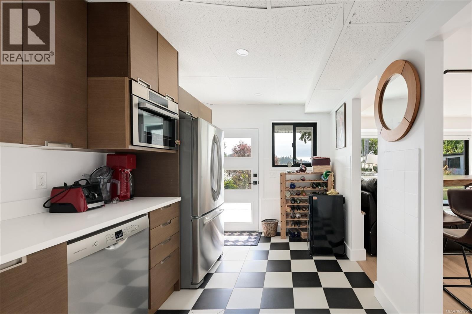 8 Woodville Pl, View Royal