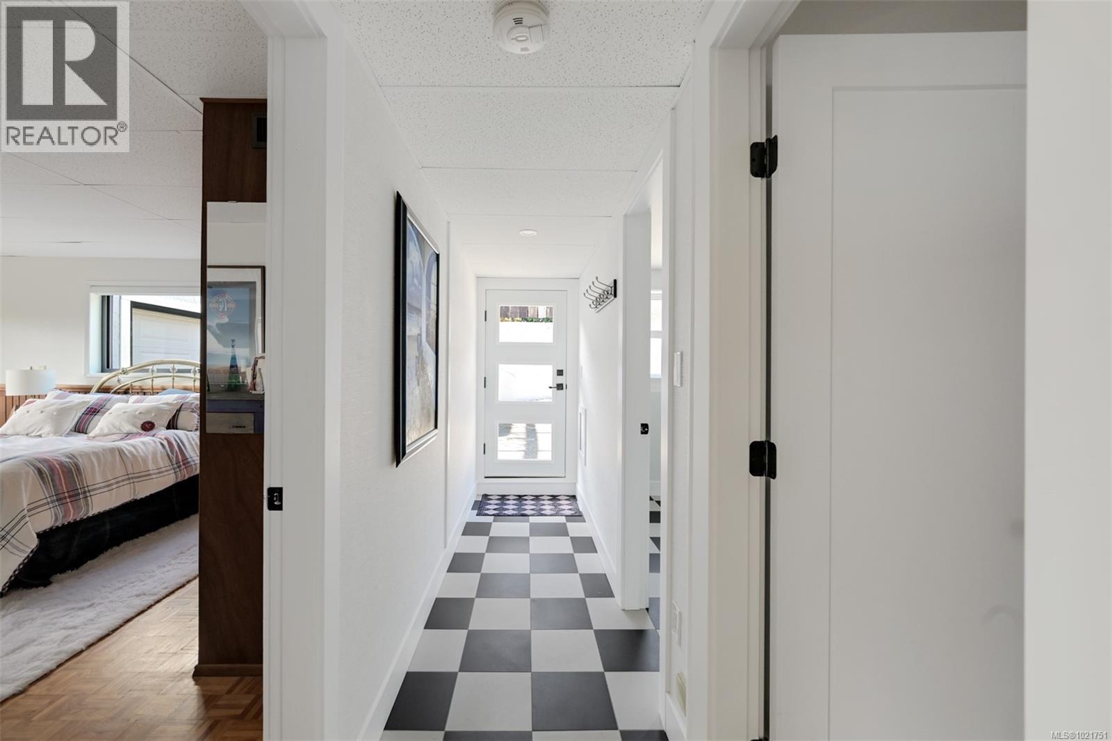 8 Woodville Pl, View Royal