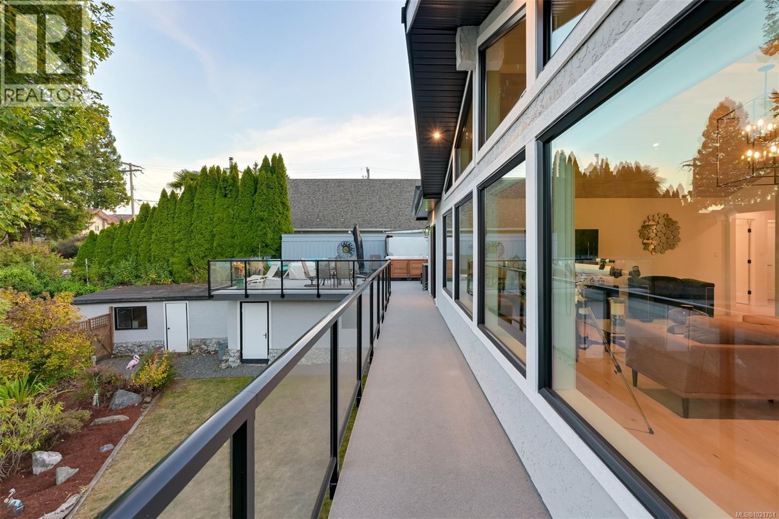 8 Woodville Pl, View Royal