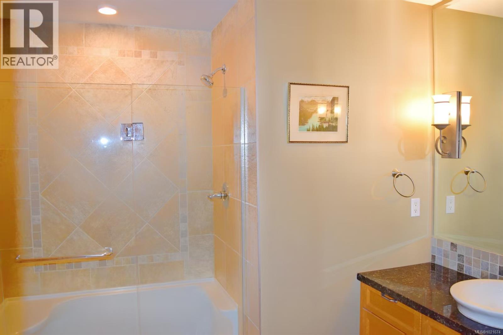 309 1620 McKenzie Ave, Saanich