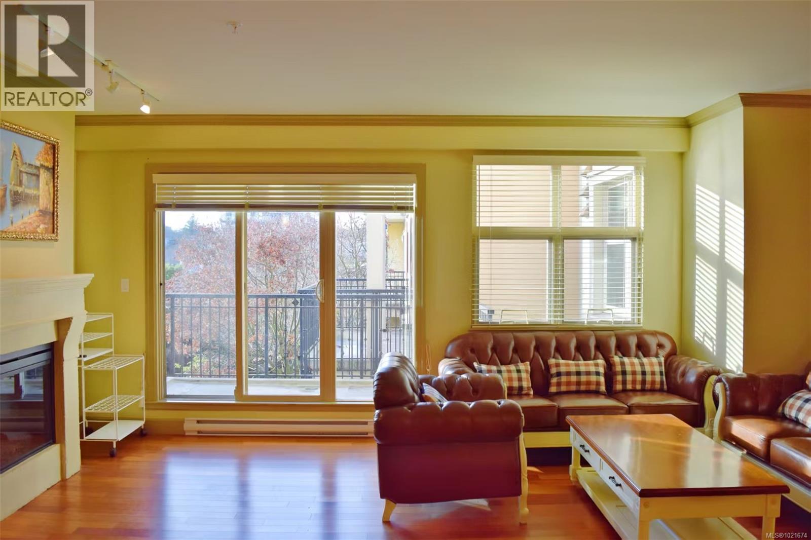 309 1620 McKenzie Ave, Saanich