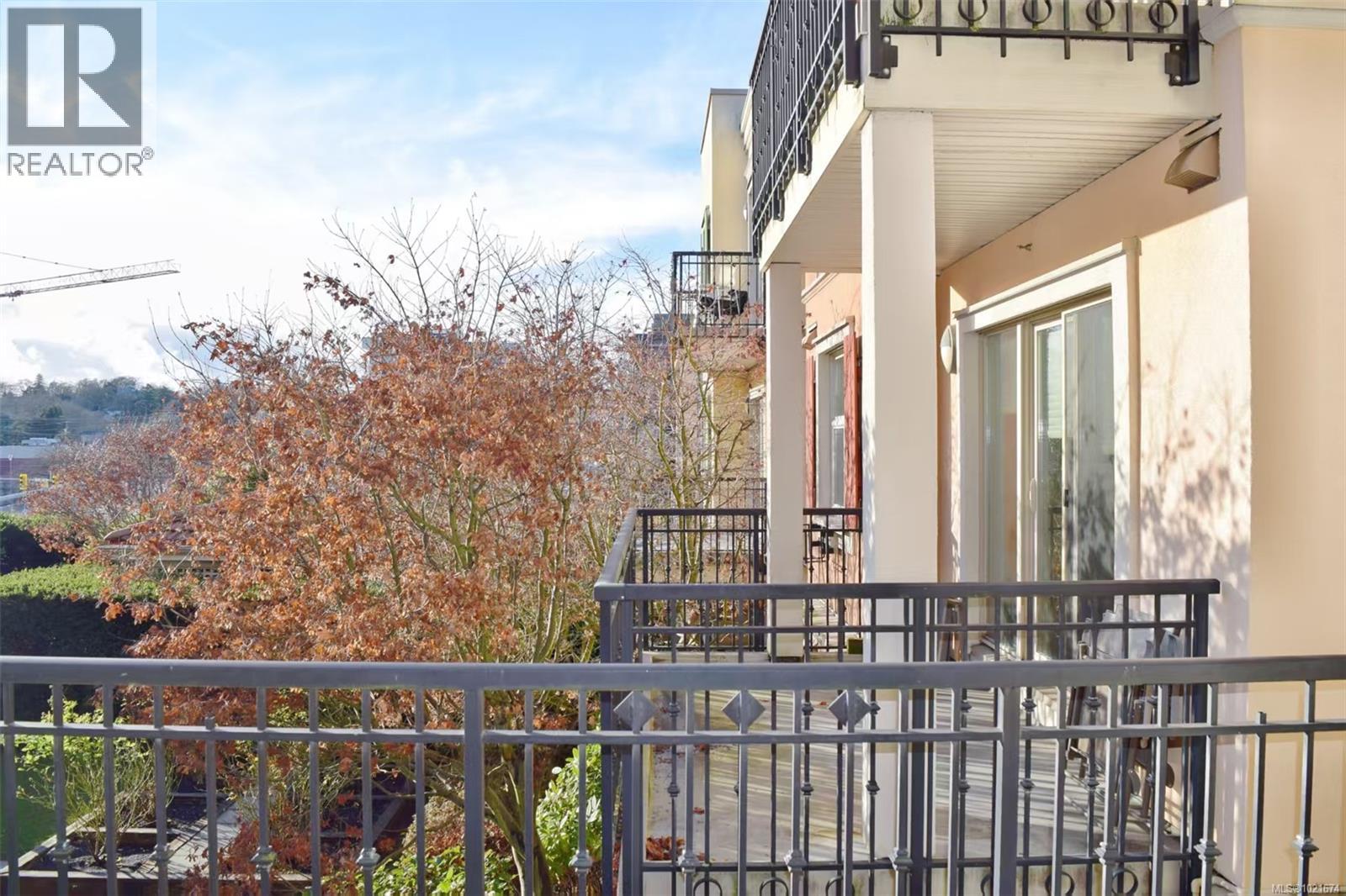 309 1620 McKenzie Ave, Saanich