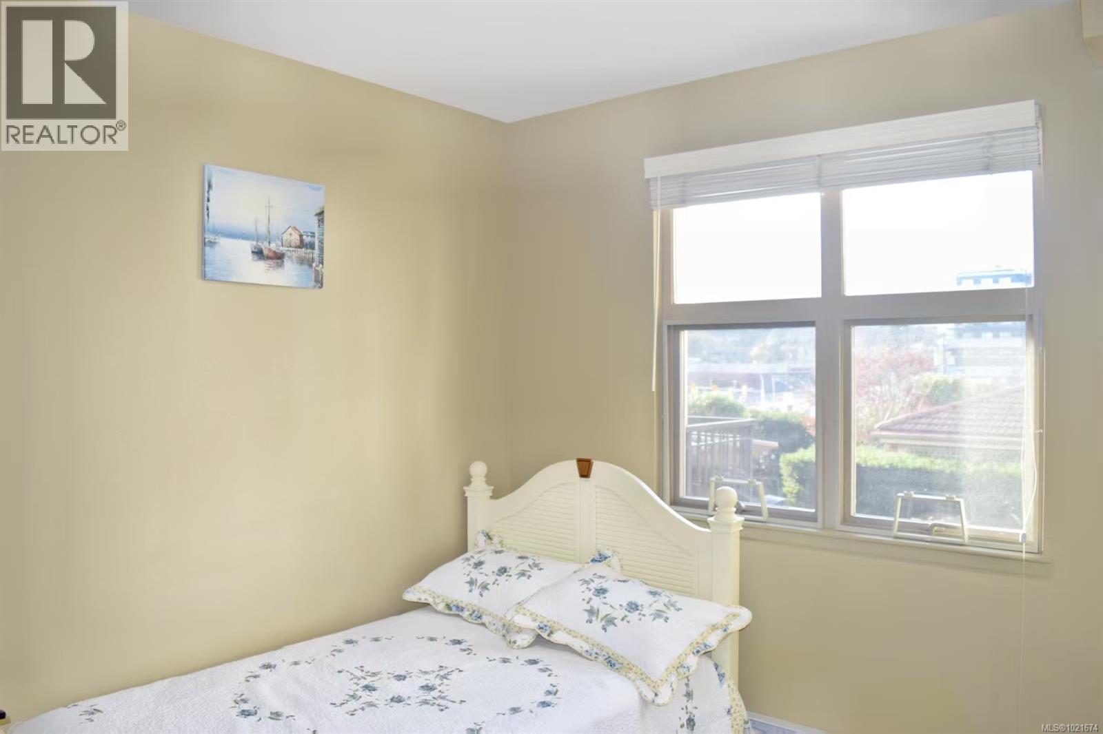 309 1620 McKenzie Ave, Saanich