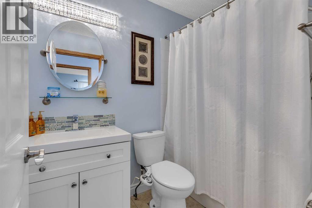 Single Family House Bi-level for Sale in  Hidden Valley Drive NW Hidden Valley Calgary 