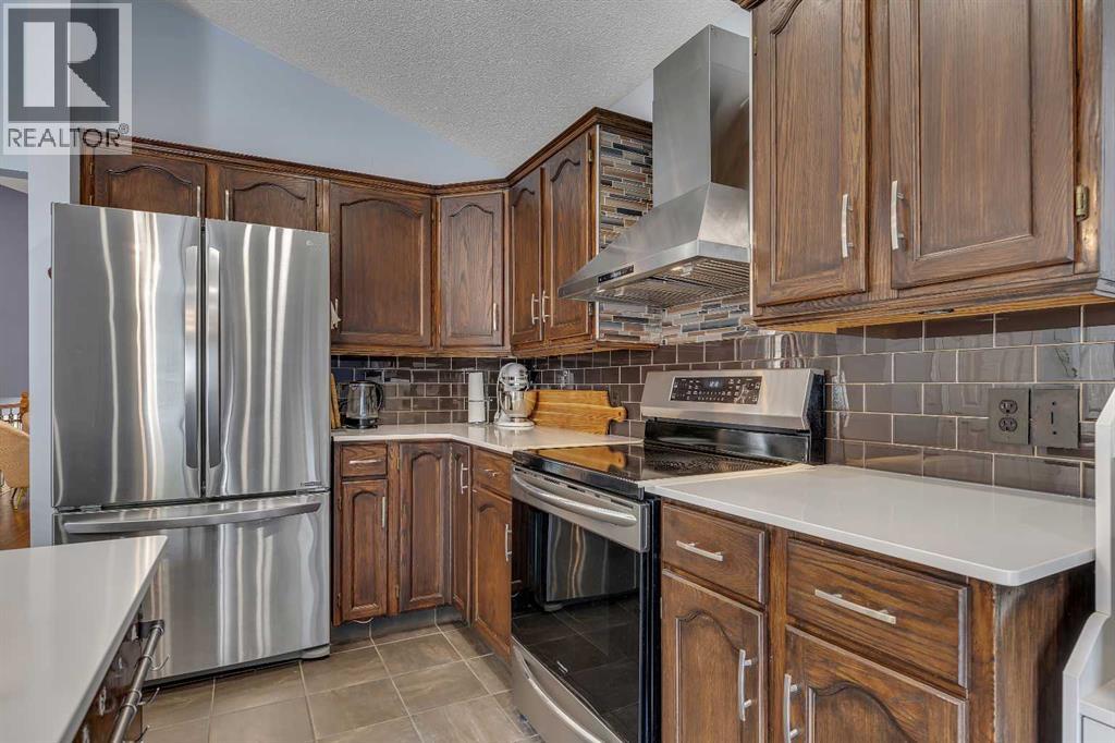 Single Family House Bi-level for Sale in  Hidden Valley Drive NW Hidden Valley Calgary 