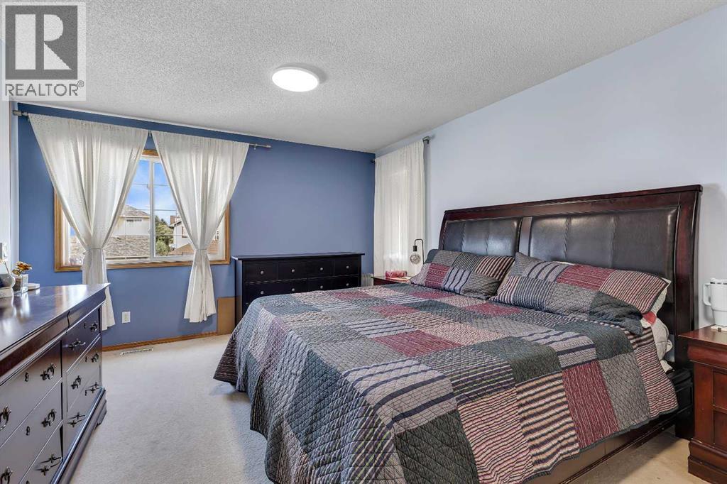 Single Family House Bi-level for Sale in  Hidden Valley Drive NW Hidden Valley Calgary 