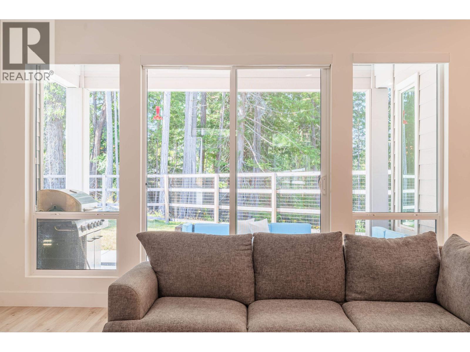 11120 SUNSHINE COAST HIGHWAY, Pender Harbour