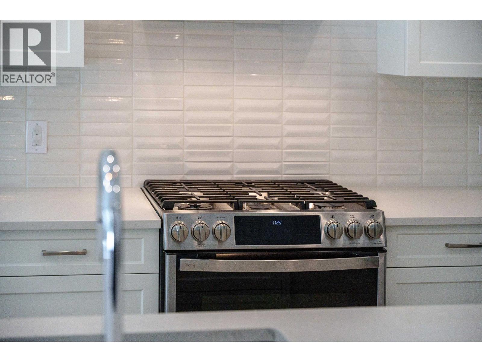 11120 SUNSHINE COAST HIGHWAY, Pender Harbour