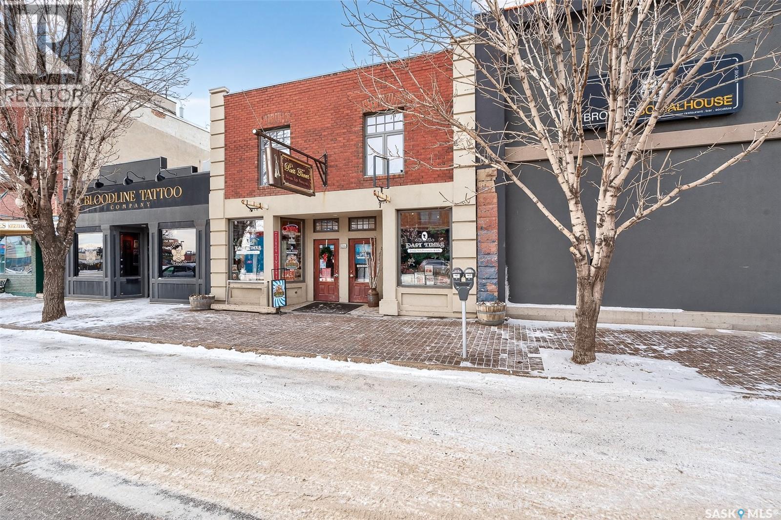 26 Main STREET N - Photo 3 of 40, Moose Jaw, Saskatchewan