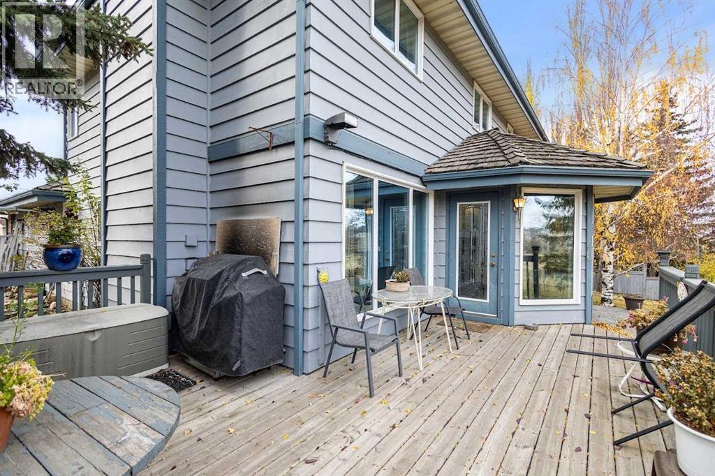 Single Family House for Sale in  Douglas Woods Point SE Douglasdale/Glen Calgary 