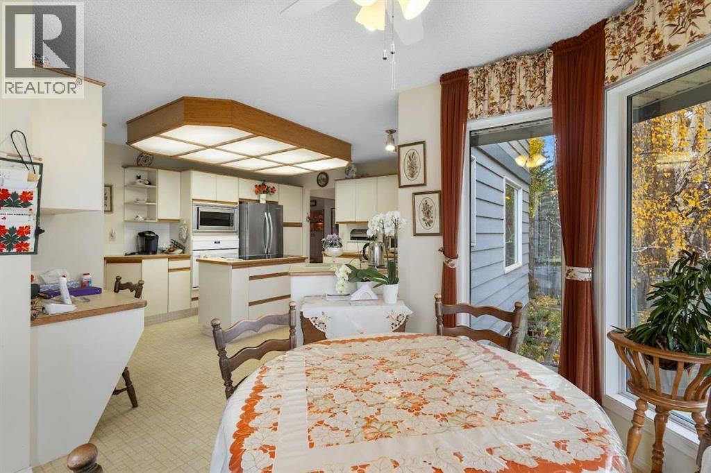 Single Family House for Sale in  Douglas Woods Point SE Douglasdale/Glen Calgary 