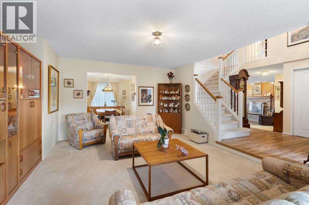 Single Family House for Sale in  Douglas Woods Point SE Douglasdale/Glen Calgary 