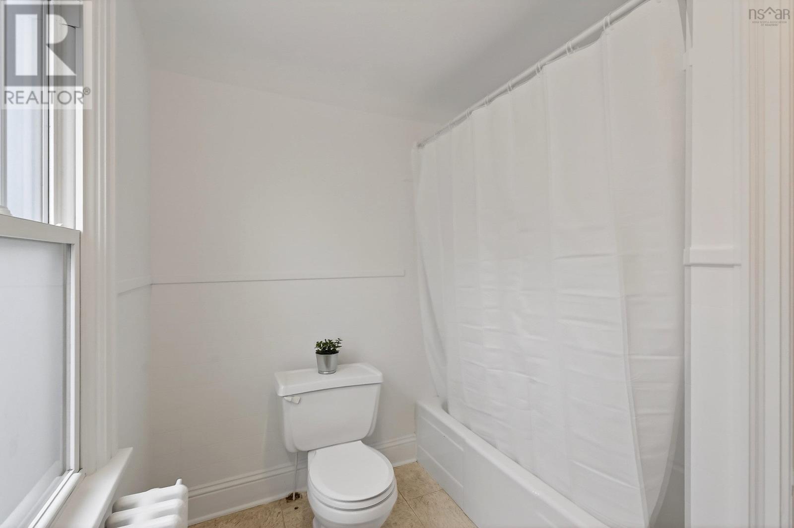 Property 20 of 33 of 5313 Russell Street