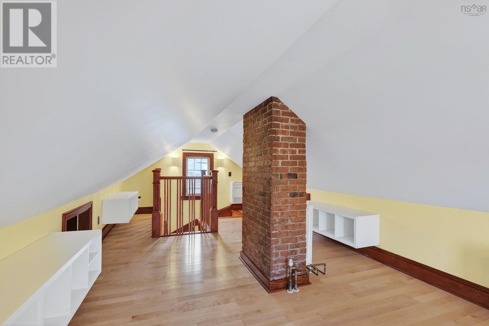 Property 2 of 33 of 5313 Russell Street