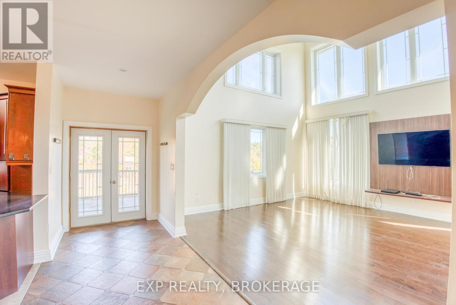 6 OLIVER ROAD - 12