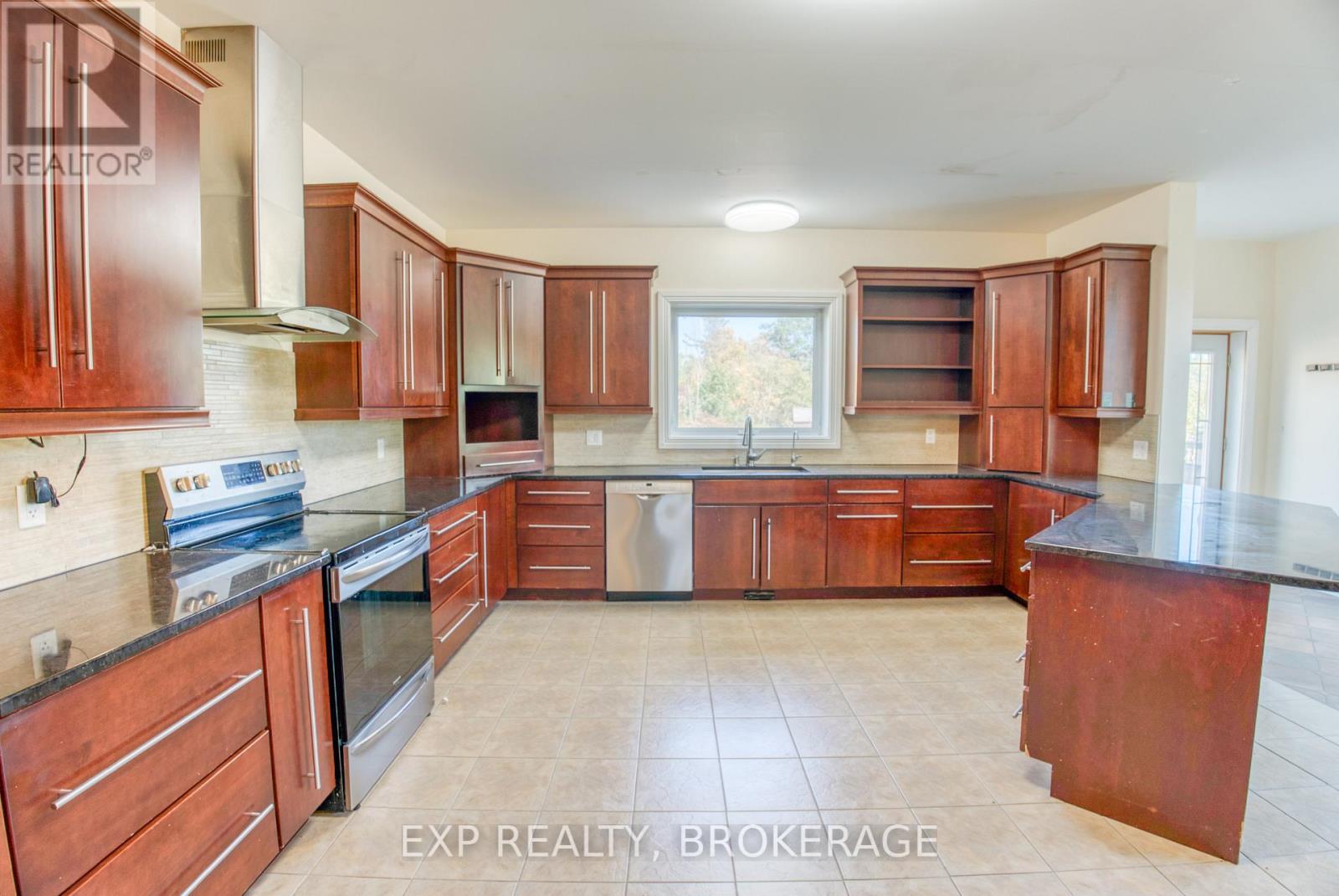6 OLIVER ROAD - 15