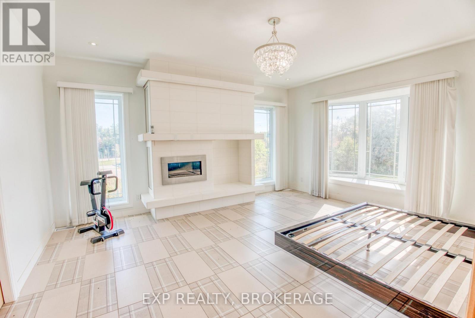 6 OLIVER ROAD - 24