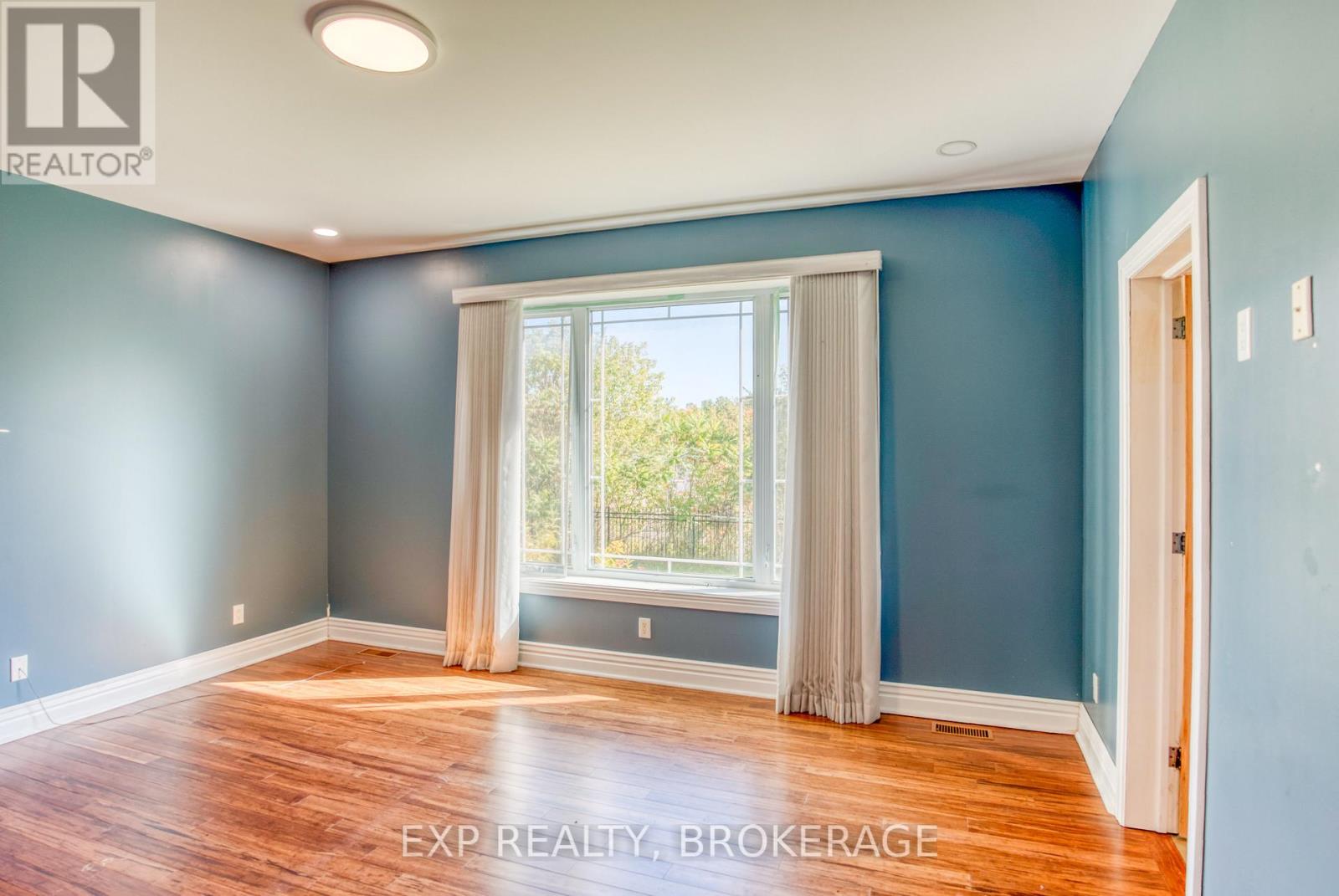 6 OLIVER ROAD - 7