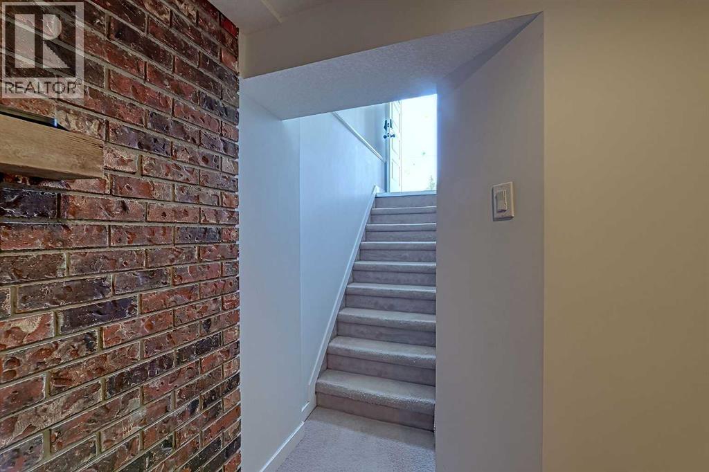 Single Family House Bungalow for Sale in  Hollyburn Road SW Haysboro Calgary 