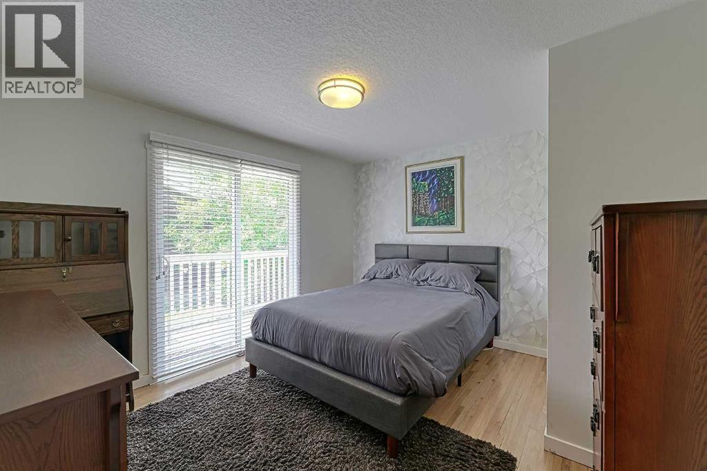 Single Family House Bungalow for Sale in  Hollyburn Road SW Haysboro Calgary 