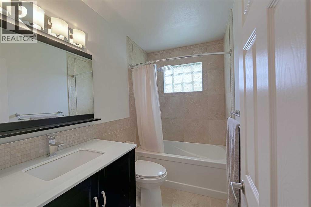 Single Family House Bungalow for Sale in  Hollyburn Road SW Haysboro Calgary 