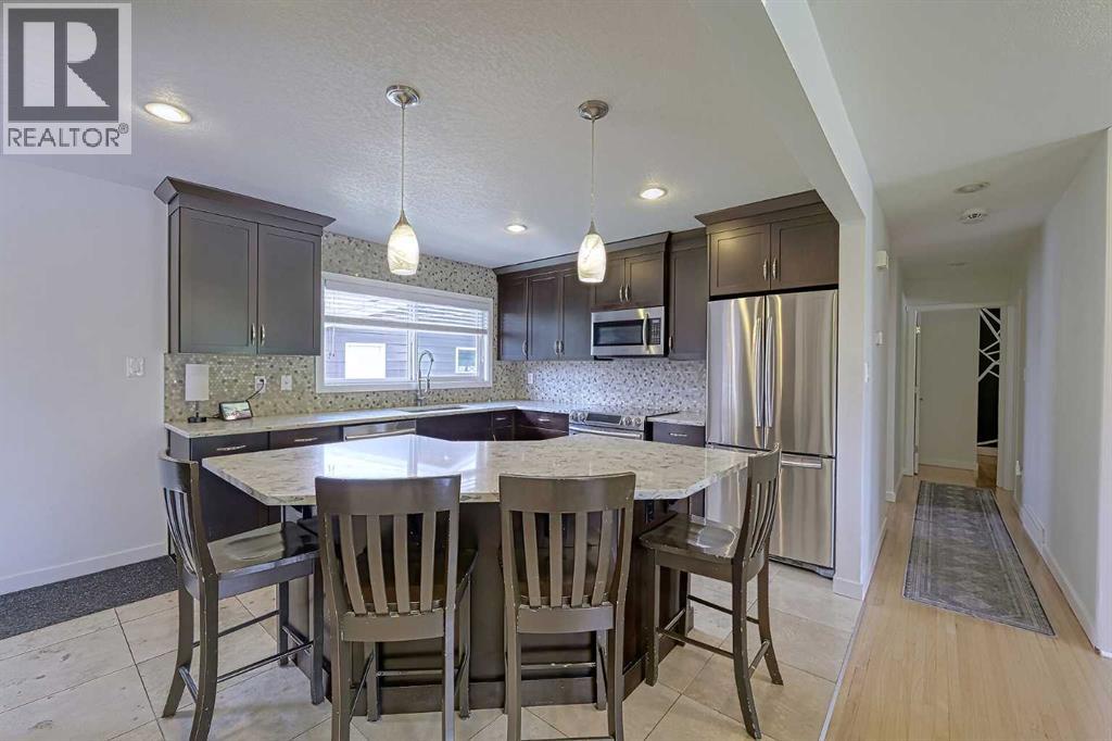 Single Family House Bungalow for Sale in  Hollyburn Road SW Haysboro Calgary 