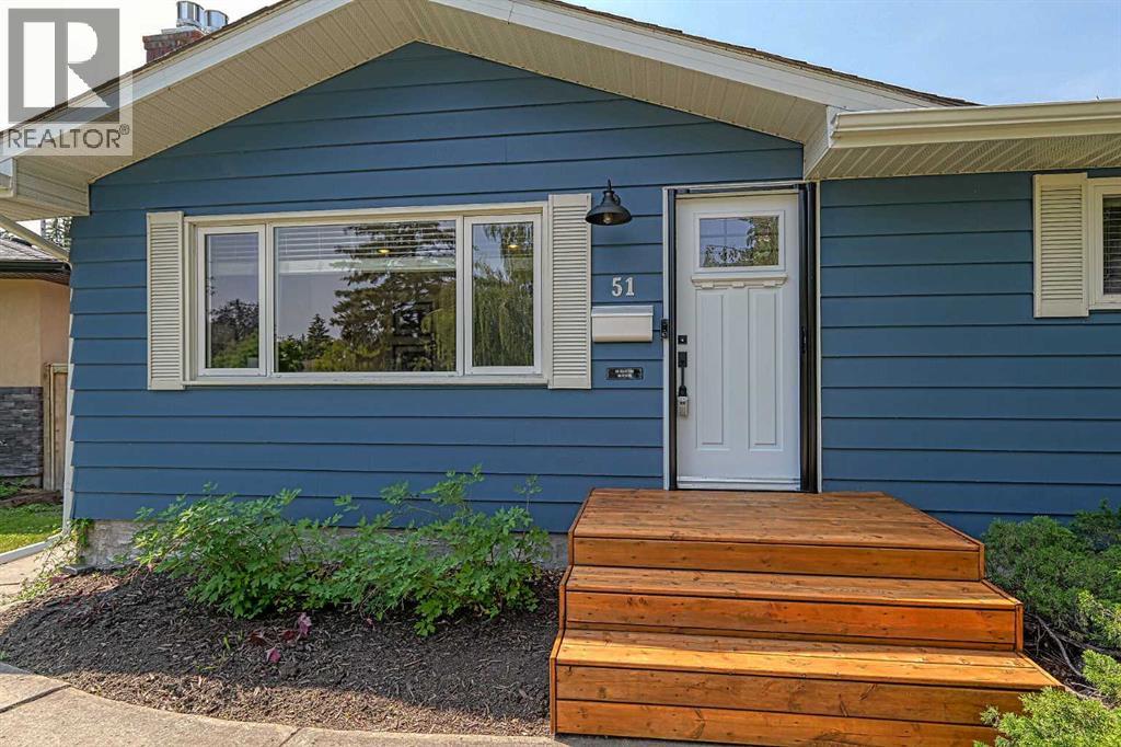 Single Family House Bungalow for Sale in  Hollyburn Road SW Haysboro Calgary 