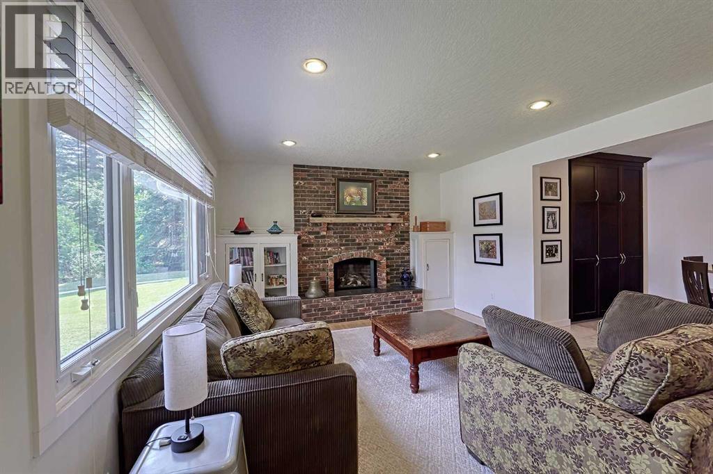 Single Family House Bungalow for Sale in  Hollyburn Road SW Haysboro Calgary 