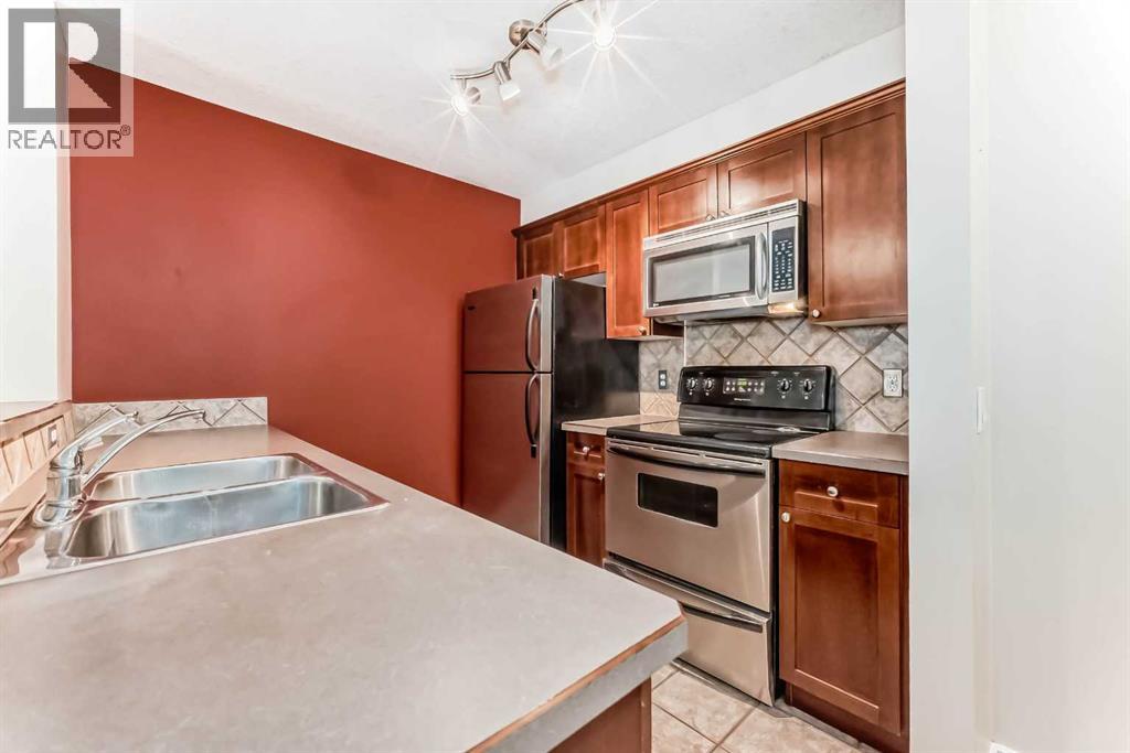 Single Family House for Sale in    Avenue NE Crescent Heights Calgary 