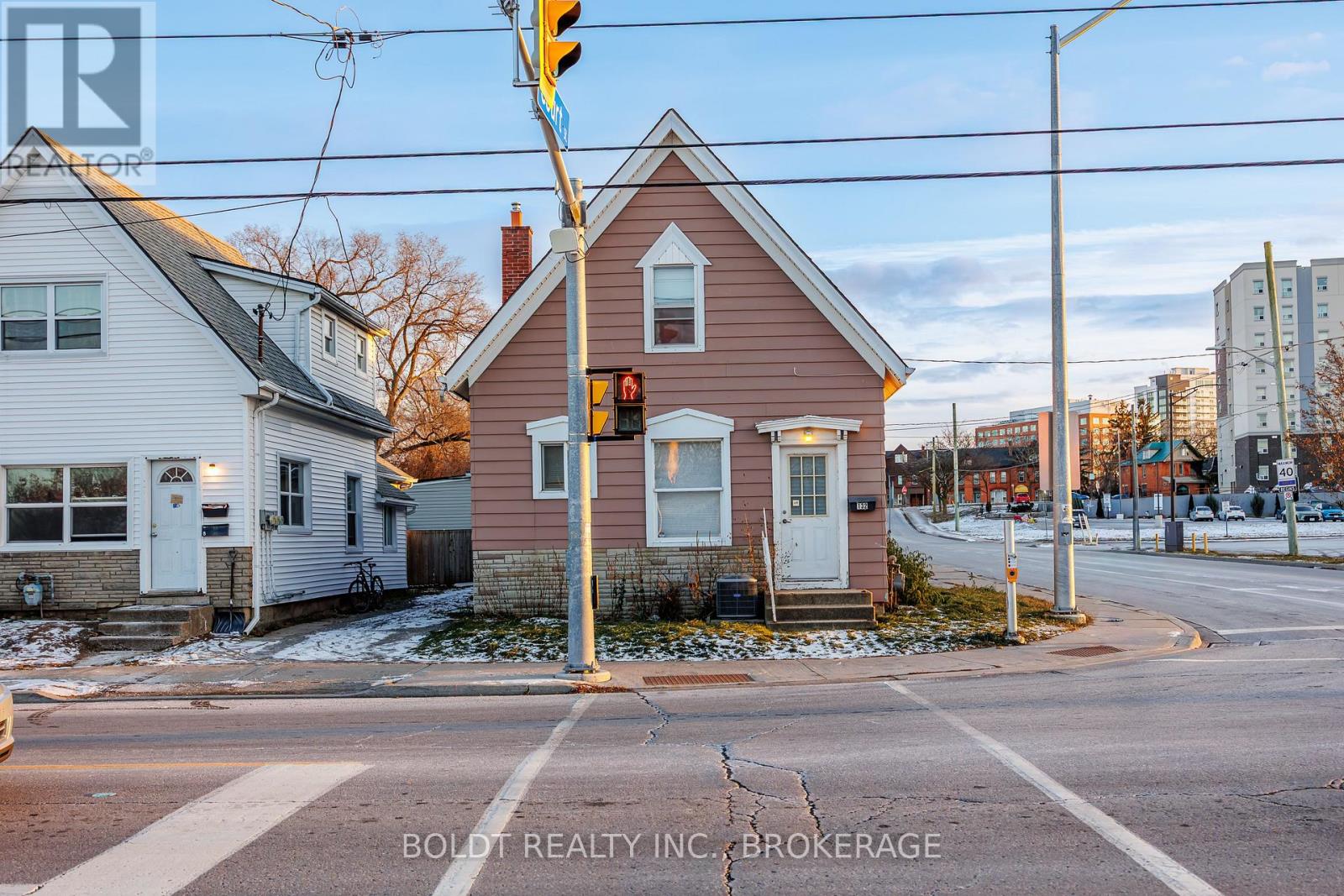 132 WELLAND AVENUE - Main photo, St. Catharines (Downtown), Ontario
